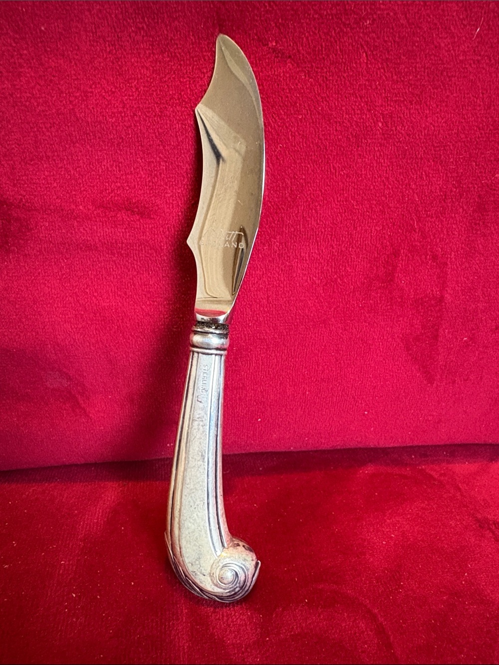 Sterling silver (handle)Decorative Cheese Knife - Curled Handle(stainless)